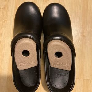 Dansko women’s professional clog